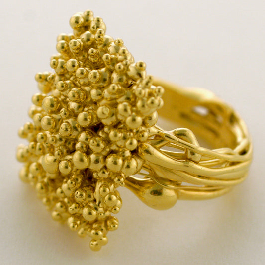 Caviars Stringy Ring - Andrea Corson
