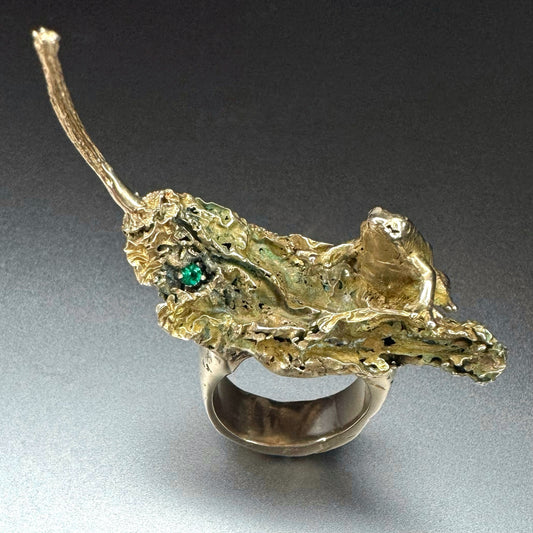 Emerald Pepper with Frog